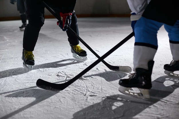 Hockey Hockey
Credit: pexels-tony-schnagl-6468938